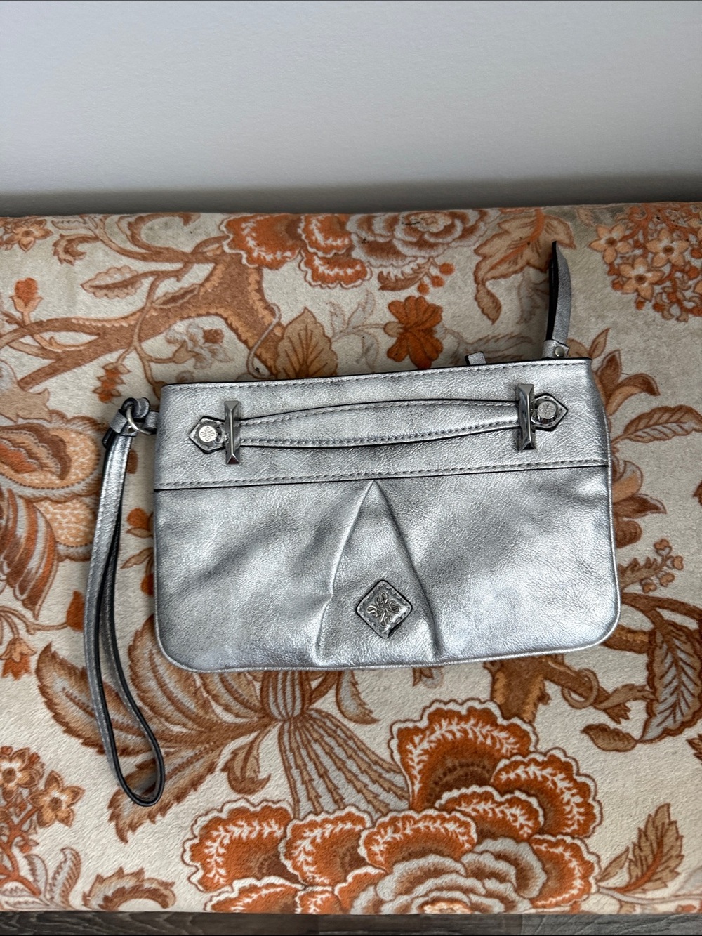 Simply Vera Vera Wang Metallic Silver Wristlet Clutch